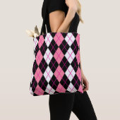 Roze Zwart Witte Argyle Diamant Ontwerp Tote Bag (Dichtbij)