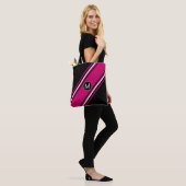 Roze zwart-witte cranberry-monogram tote bag (Op model)