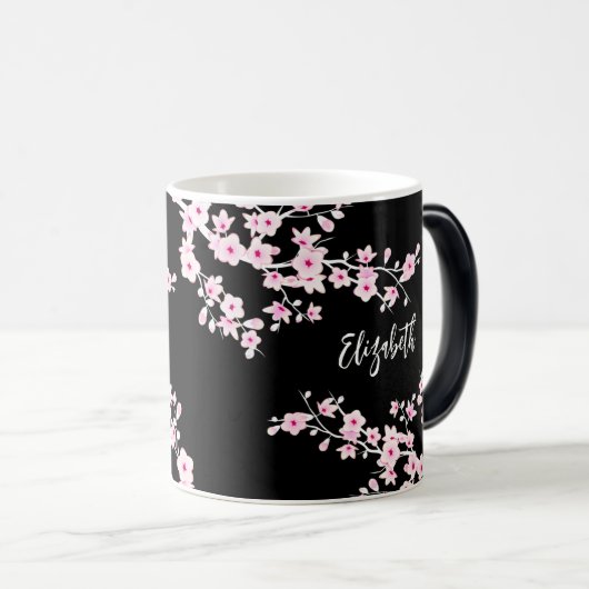 Roze zwarte Cherry Blossom Monogram Magische Mok (Voorkant rechts)