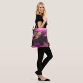 Roze zwarte goudglitter moderne borstelglam tote bag (Op model)