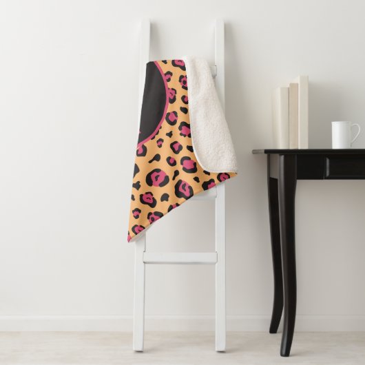 Roze zwarte luipaard Afdrukmonogram Sherpa Deken (In situ)