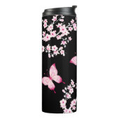 Roze zwarte vlinder en torenbloesems thermosbeker (Gedraaid links)