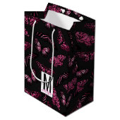 Roze Zwarte Vlinders Waterverf Patroon Monogram Medium Cadeauzakje (Voorkant Gekanteld)
