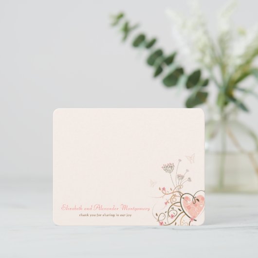 Roze zweet Heart & Butterflies Floral Chic Wedding Bedankkaart (Staand voorkant)