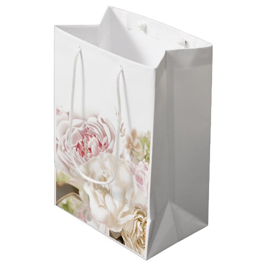 Rozen en Pioenen Speciale Gelegenheid Gift Bag Medium Cadeauzakje (Voorkant Gekanteld)