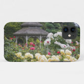 Rozen in bloei en Gazebo Roos Garden bij Case-Mate iPhone Case (Achterkant (horizontaal))