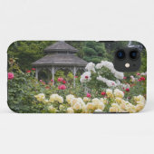 Rozen in bloei en Gazebo Roos Garden bij Case-Mate iPhone Case (Achterkant (horizontaal))