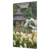 Rozen in bloei en Gazebo Roos Garden bij Klembord (Links)