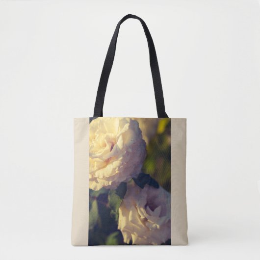 Rozen in een lentetuin tote bag (Voorkant)