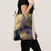 Rozen in een lentetuin tote bag (Dichtbij)