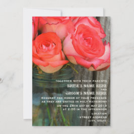 Rozen in een Mason Jar Barn Wood bruiloft uitnodig Kaart