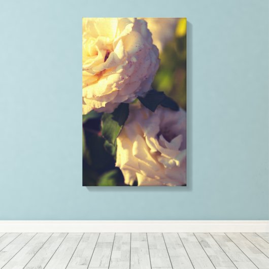 Rozen in een tuin canvas afdruk (Insitu (Houten vloer))