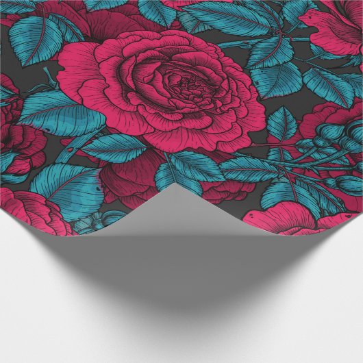 Rozen in rood en blauw cadeaupapier (Hoek)