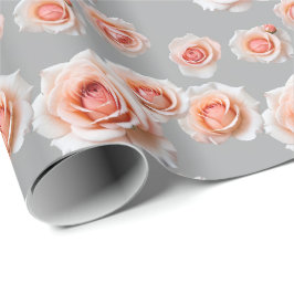 Rozen in tinten perzik en koraal verspreid cadeaupapier