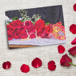 Rozen Met Parels En Masquerade Tissuepapier