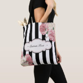 Rozen met zwarte en witte strepen tote bag (Dichtbij)