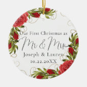 Rozen Onze eerste kerstvrouw trouwde met Mr en Mrs Keramisch Ornament (Voorkant)