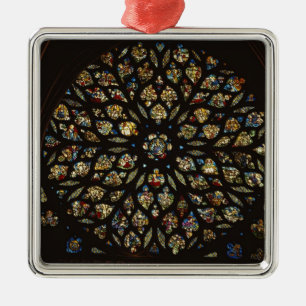 Rozen raam boven de westdeur, met scènes diepgaand metalen ornament