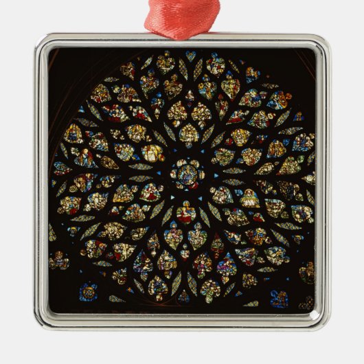 Rozen raam boven de westdeur, met scènes diepgaand metalen ornament (Voorkant)