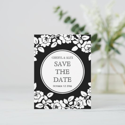 Rozen rand zwart wit bruiloft Save the Date Aankondigingskaart (Staand voorkant)