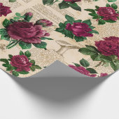 Rozen van Burgandy op  krantenpapier Cadeaupapier (Hoek)