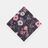 Rozen voor de zomer op zwart servet (Hoek)