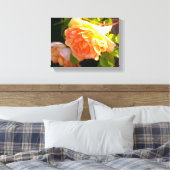Rozen voor landdoorsnede canvas afdruk (Insitu (Slaapkamer))