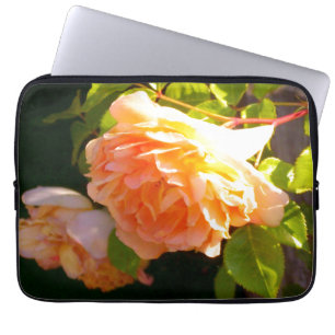 Rozen voor landdoorsnede laptop sleeve