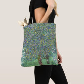 Rozenstruiken onder de bomen, Gustav Klimt Tote Bag (Dichtbij)