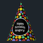 RPG Gaming Dice, Board, Fantasy Games, Geachte Par Feesthoedjes<br><div class="desc">Of je nu een speldenfeest of een feest voor iemand die van fantasie houdt en rolspellen speelt,  deze gepersonaliseerde partijgenoten zijn een perfecte keuze. Ze bevatten illustraties van de rotatiestijk met 20-zijdige,  12-zijdige en 4-zijdige doekjes in heldere kleuren tegen een zwarte achtergrond.</div>