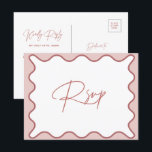 RSVP-Briefkaart Roze en witte Wavy Border Briefkaart<br><div class="desc">Dit moderne RSVP-briefkaart is ontworpen om te coördineren met ons Collectie Wavy Border en biedt de trendy en populaire golvende rand in witte kleur op een roze achtergrond. Als u de aandacht van uw gast met een pop van kleur op uw trendy uitnodiging wilt vangen, is deze reeks perfect voor...</div>