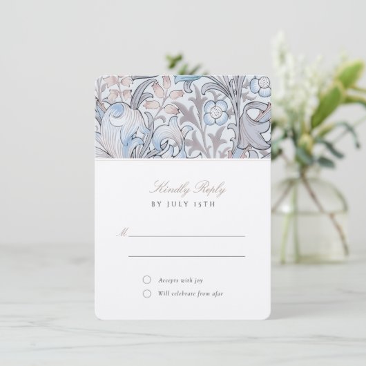 RSVP Classic Gouden Lelie Pastel Bruiloft Antwoord Kaart (Staand voorkant)