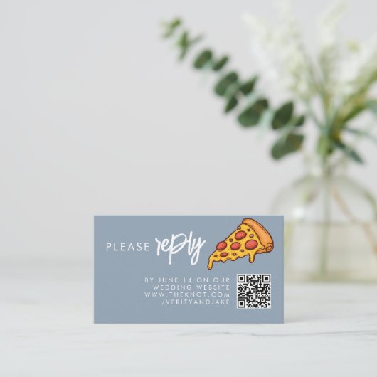 RSVP Dusty Blue PIZZA Modern Minimum Chic Wedding Informatiekaartje (Staand voorkant)