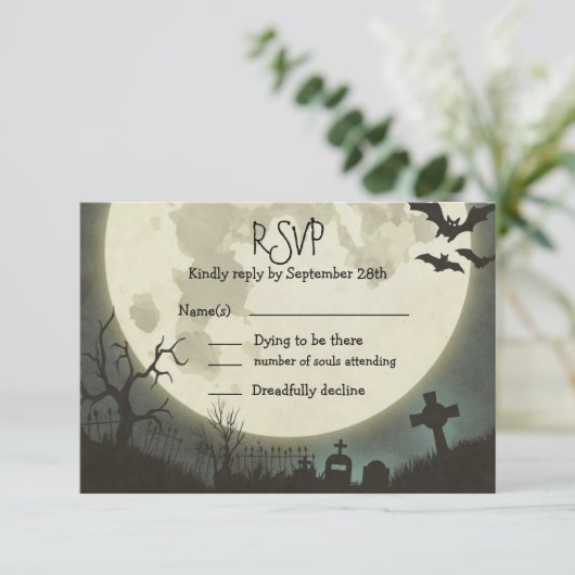 RSVP Halloween bruiloft met volle maan en begraafp (Staand voorkant)