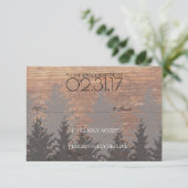 RSVP-kaart Rustic Pine Tree Wedding RSVP Kaartje (Staand voorkant)