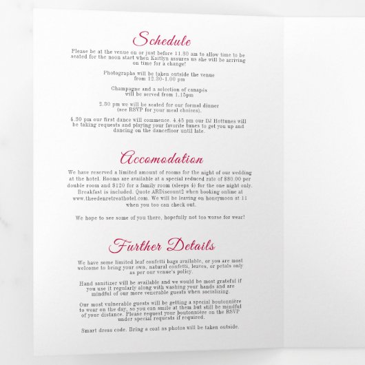 RSVP QR-code Mistletoe Red bruiloft Drieluik Uitnodiging (Binnenzijde eerst)