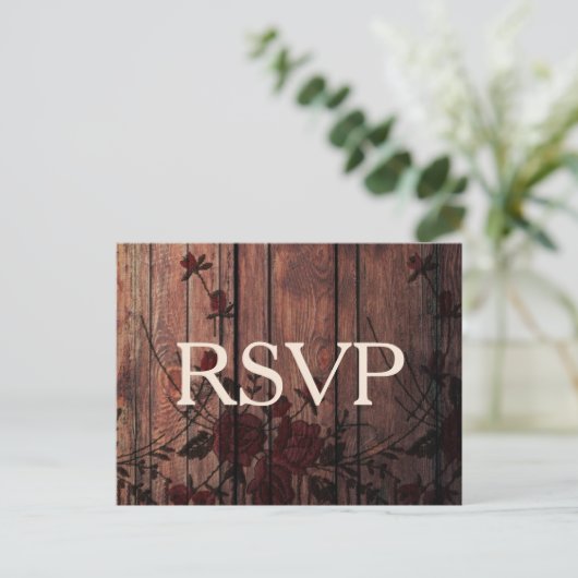 RSVP Rode Bloemen Faux Kant en Hout Uitnodiging Briefkaart (Staand voorkant)