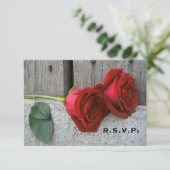 RSVP rode rozen & Barn Wood Weddenschap (Staand voorkant)