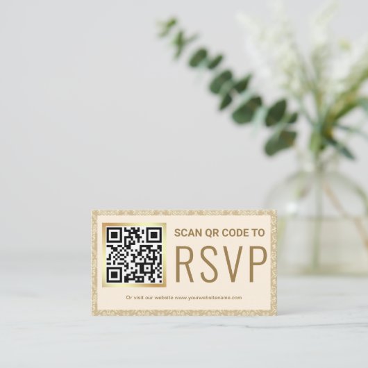 RSVP Weddenschap Website crème en Gold Damask QR C Informatiekaartje (Staand voorkant)