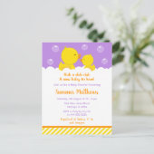 Rubber Ducky Baby shower Geel en Paars Briefkaart (Staand voorkant)