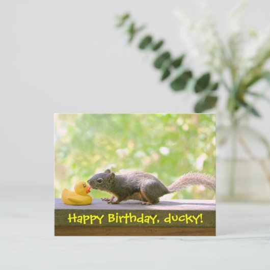 Rubber Ducky en Squirrel Kissing Briefkaart (Staand voorkant)