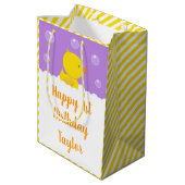 Rubber Ducky Yellow en Paars Happy Birthday Medium Cadeauzakje (Achterkant Gekanteld)