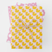 Rubberen eenden die patronen matchen inpakpapier vel (In situ)