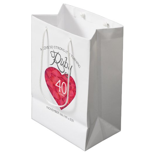 Ruby 40e verjaardag aangepaste juwelentas medium cadeauzakje (Voorkant Gekanteld)
