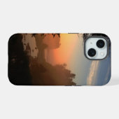 Ruby Beach Through Trees iPhone 15 Case (Achterkant horizontaal)