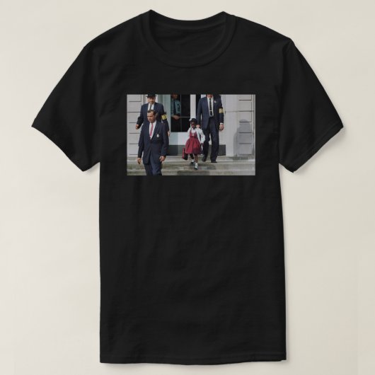 Ruby Bridges, begeleid door Amerikaanse marshals o T-shirt (Design voorkant)