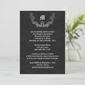 Ruby en Silver Monogram Gothic Invitation Kaart (Staand voorkant)