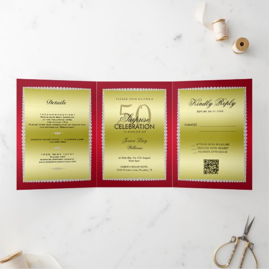 Ruby, gouden foto, QR-code 50e verrassingsverjaard Drieluik Uitnodiging (Binnen)