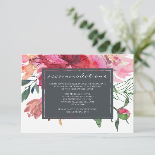 Ruby Pink Peony Botanical Wedding Informatiekaartje (Staand voorkant)