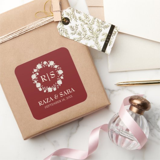 Ruby Radiance Rode en Crème Trouw Vierkante Sticker (Geschenken)